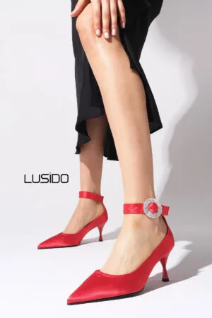 Амина Црвени Чевли