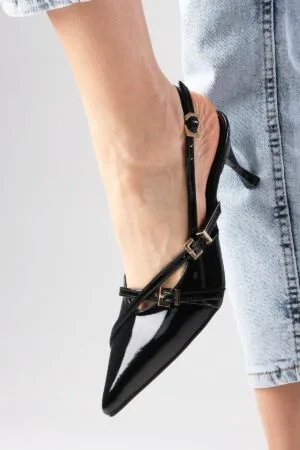 Кети Црни Чевли