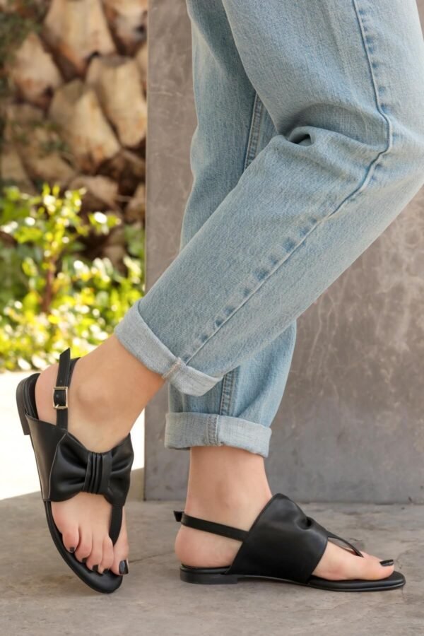 Савана Црни Сандали