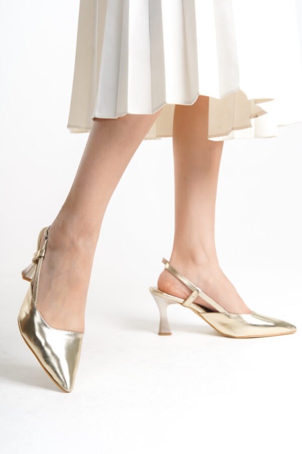 Силвана Златни Сандали