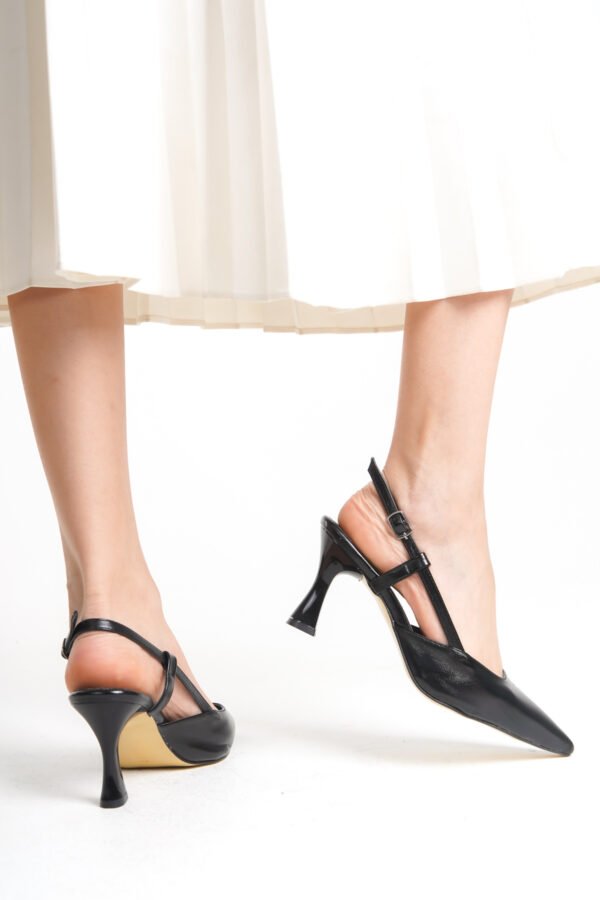 Силвана Црни Сандали