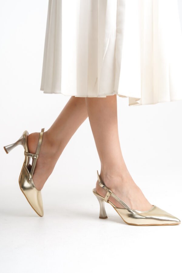 Силвана Златни Сандали