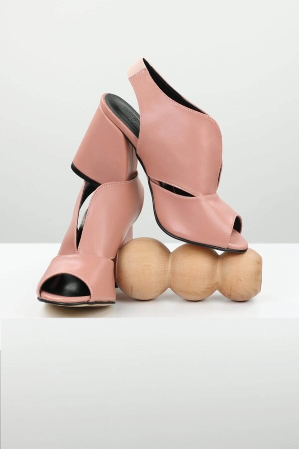 Гинерва Розеви Сандали